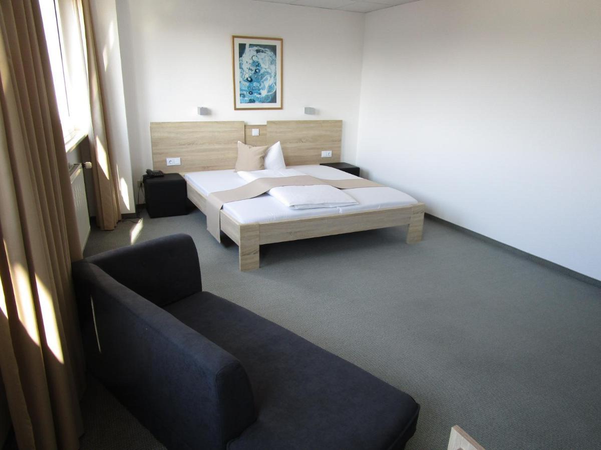Businesshotel & Appartements Stuttgart-Vaihingen Exteriör bild