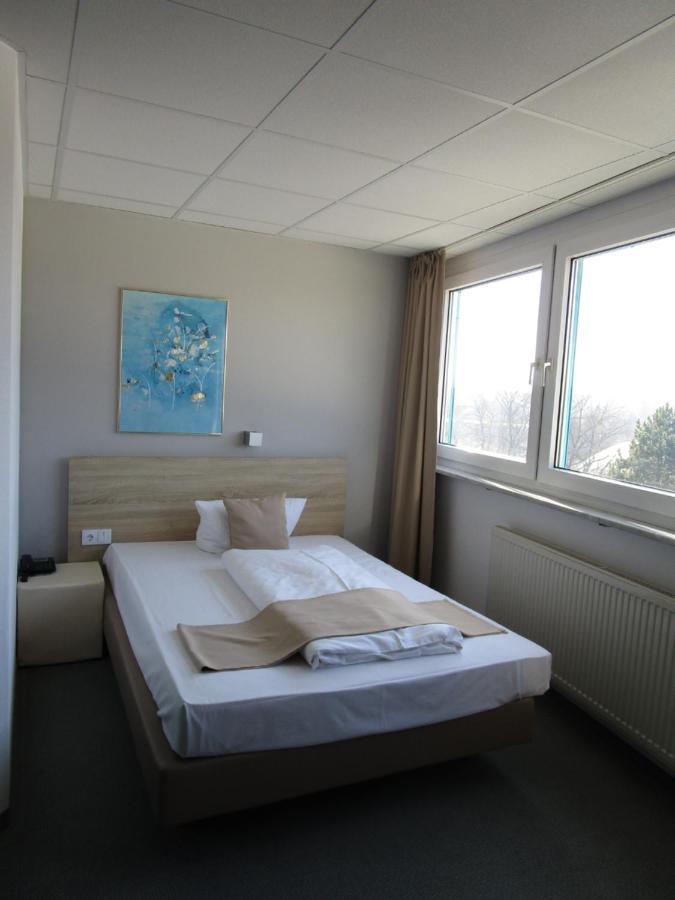 Businesshotel & Appartements Stuttgart-Vaihingen Exteriör bild