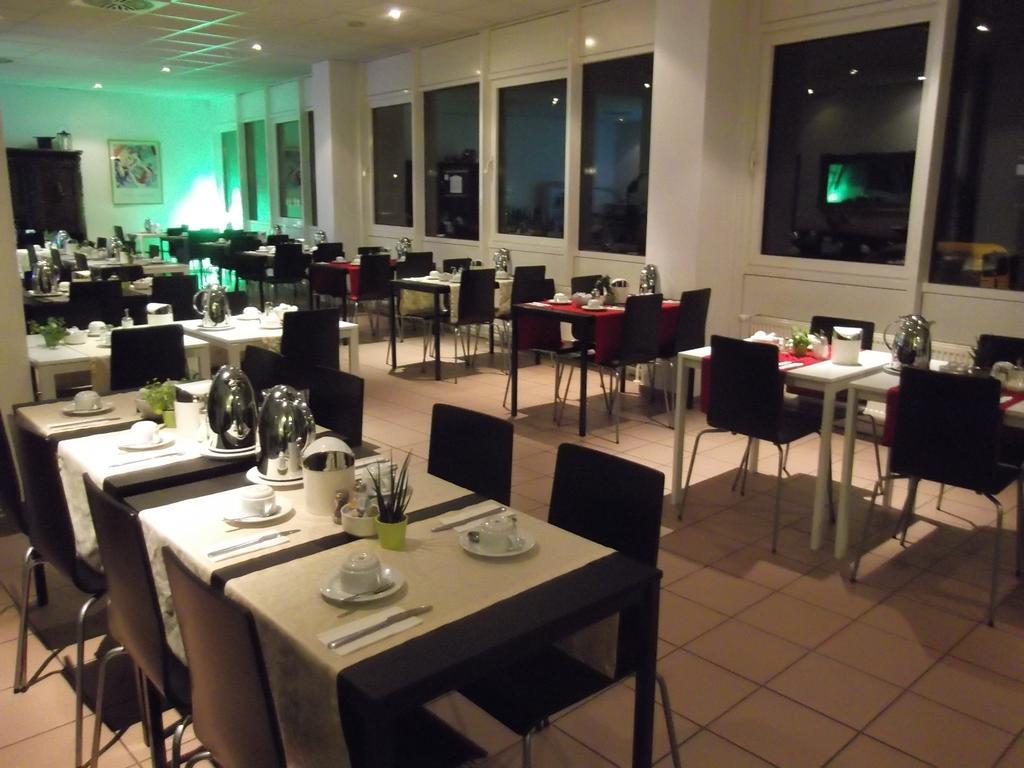 Businesshotel & Appartements Stuttgart-Vaihingen Exteriör bild