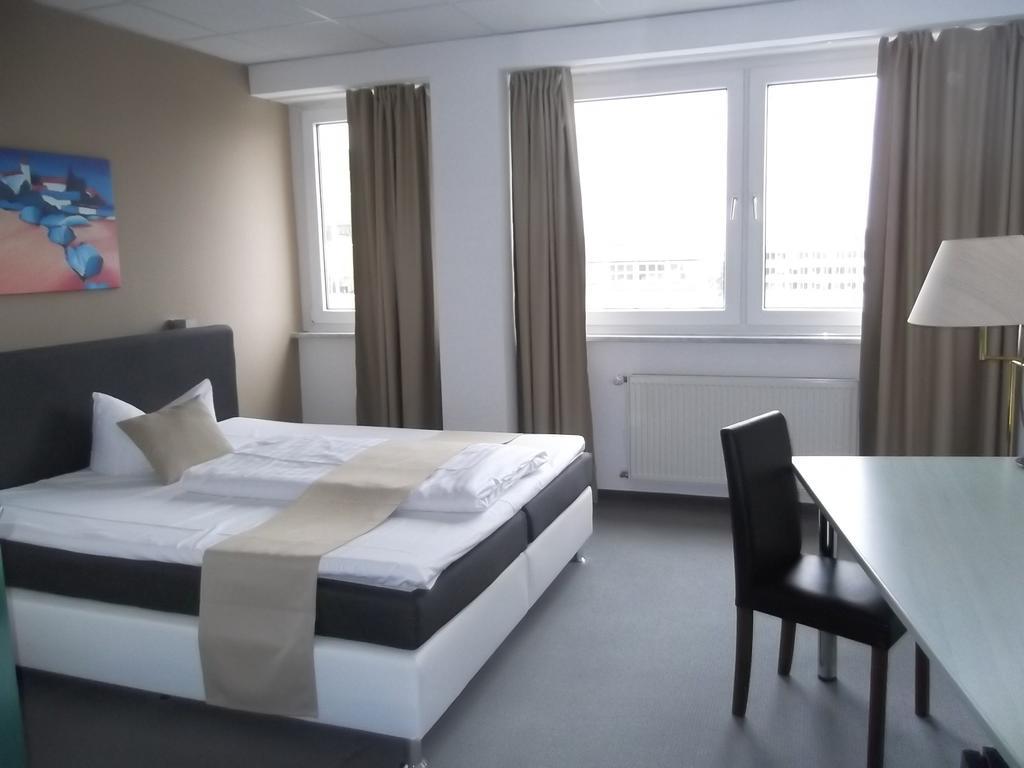 Businesshotel & Appartements Stuttgart-Vaihingen Exteriör bild